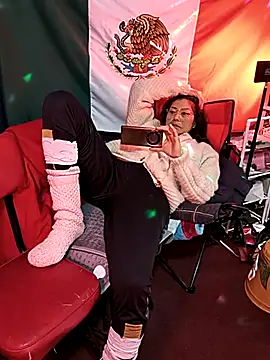 Snapshot of LaInsaciableIntensa chatting on 09.21.25 LaInsaciableIntensa online show from 09.21.25