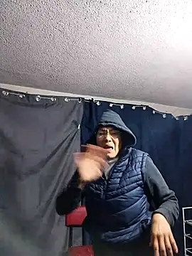 Snapshot of LaInsaciableIntensa chatting on 10.30.25 LaInsaciableIntensa online show from 10.30.25