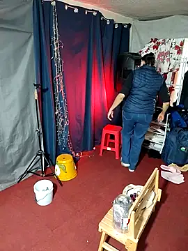 Snapshot of LaInsaciableIntensa chatting on 12.19.25 LaInsaciableIntensa online show from 12.19.25