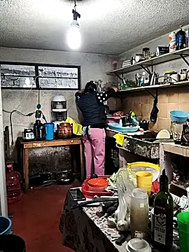 Snapshot of LaInsaciableIntensa chatting on 12.20.25 LaInsaciableIntensa online show from 12.20.25