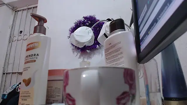 heyline milf online show from 04.26.26