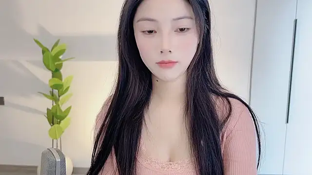 HaagenDazs  online show from 02.20.25