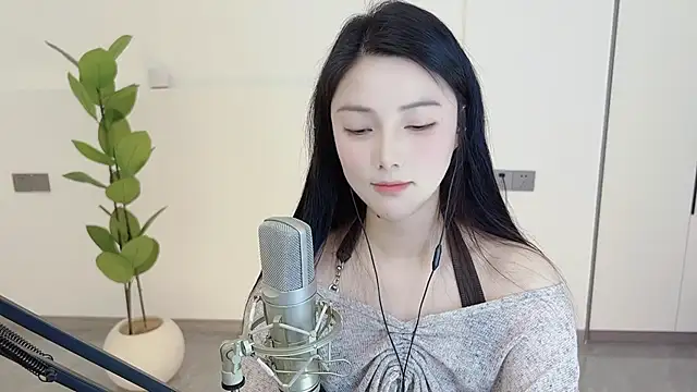 HaagenDazs  online show from 03.05.25