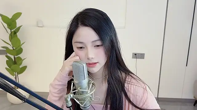 HaagenDazs  online show from 03.20.25