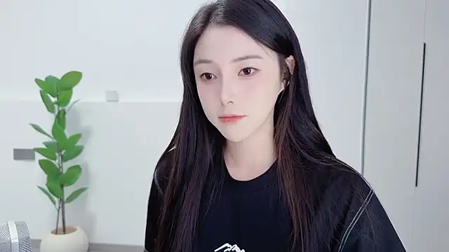 HaagenDazs  online show from 10.02.25