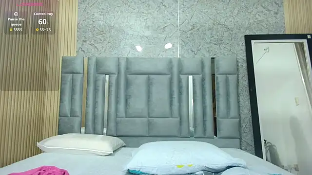 veronicaroose  online show from 02.25.26