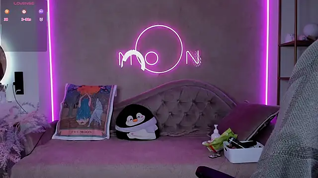 Snapshot of lika_lil chatting on 10.04.25 lika lil online show from 10.04.25