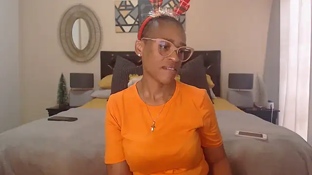 Snapshot of Creamyass22 chatting on 12.23.24 Creamyass22 online show from 12.23.24