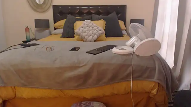 Snapshot of Creamyass22 chatting on 12.27.24 Creamyass22 online show from 12.27.24