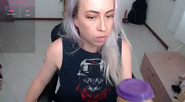 charlottezoe15 online show from 12.04.24