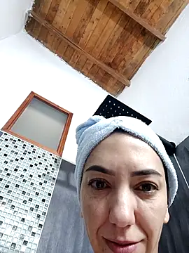 LunaZambrano online show from 11.27.25