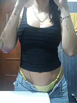 Snapshot of LunaZambrano chatting on 07.02.26 LunaZambrano online show from 07.02.26