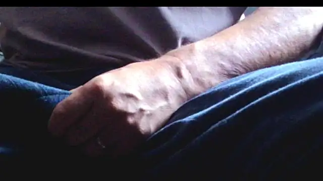 Snapshot of scorvierge@xh chatting on 12.20.24 scorviergexh online show from 12.20.24