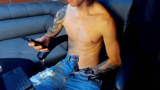 Snapshot of Dmtry6 chatting on 01.25.25 Dmtry6 online show from 01.25.25