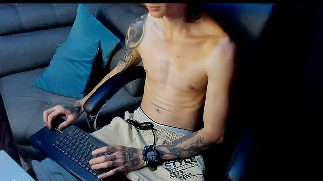 Snapshot of Dmtry6 chatting on 02.05.25 Dmtry6 online show from 02.05.25