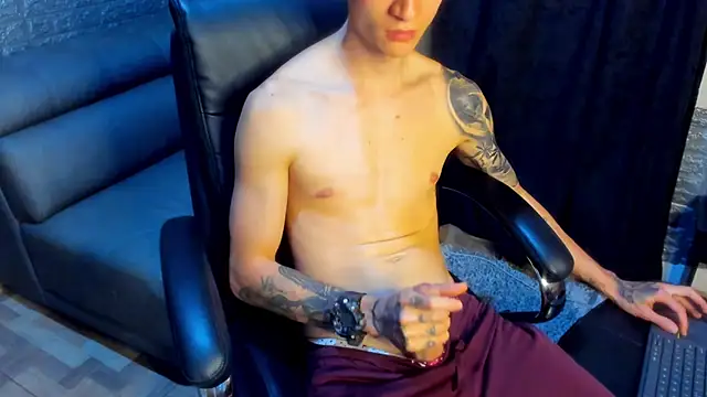 Snapshot of Dmtry6 chatting on 03.13.25 Dmtry6 online show from 03.13.25