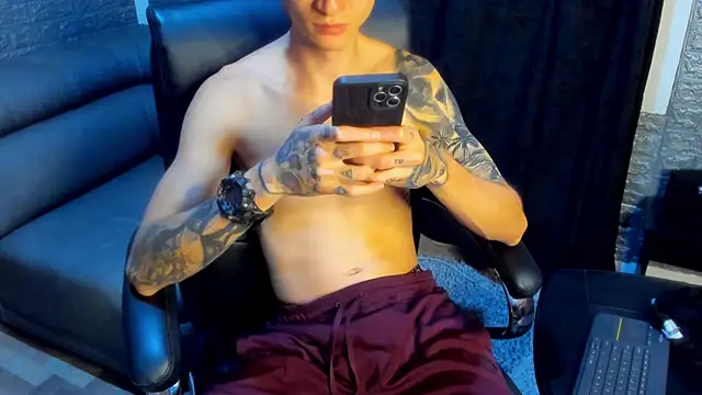 Snapshot of Dmtry6 chatting on 03.14.25 Dmtry6 online show from 03.14.25