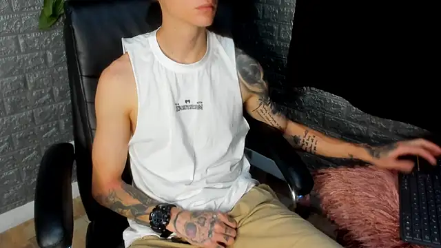 Snapshot of Dmtry6 chatting on 11.12.25 Dmtry6 online show from 11.12.25