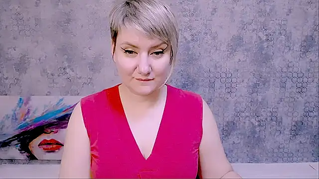 Snapshot of Djullia chatting on 02.10.25 Djullia online show from 02.10.25