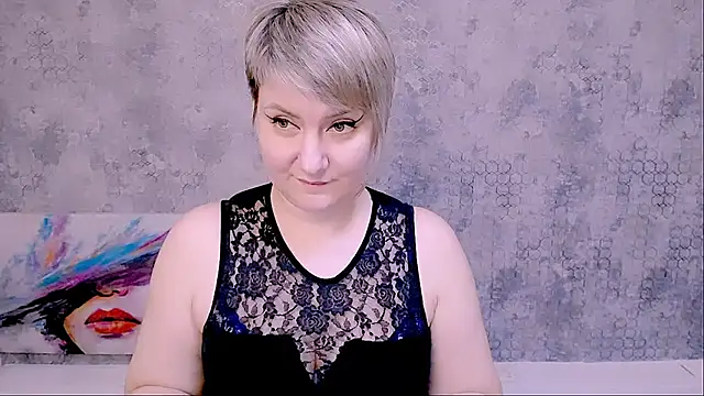 Snapshot of Djullia chatting on 02.14.25 Djullia online show from 02.14.25