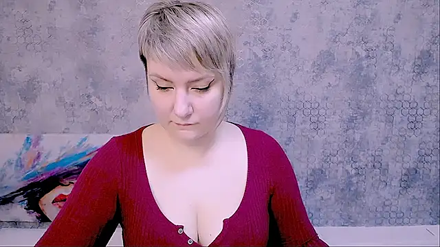 Snapshot of Djullia chatting on 02.15.25 Djullia online show from 02.15.25