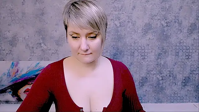 Snapshot of Djullia chatting on 02.20.25 Djullia online show from 02.20.25