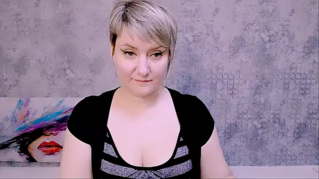 Snapshot of Djullia chatting on 02.22.25 Djullia online show from 02.22.25