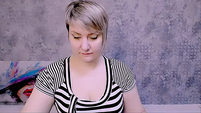 Snapshot of Djullia chatting on 02.23.25 Djullia online show from 02.23.25