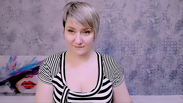 Snapshot of Djullia chatting on 02.23.25 Djullia online show from 02.23.25