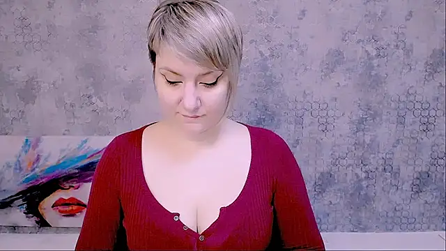 Snapshot of Djullia chatting on 02.24.25 Djullia online show from 02.24.25