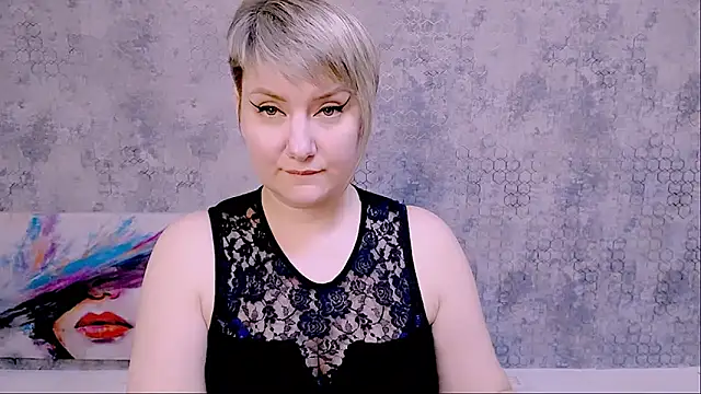 Snapshot of Djullia chatting on 02.27.25 Djullia online show from 02.27.25