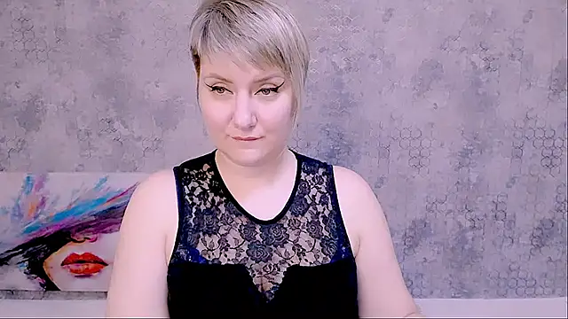 Snapshot of Djullia chatting on 02.27.25 Djullia online show from 02.27.25