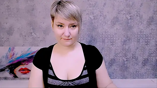 Snapshot of Djullia chatting on 03.02.25 Djullia online show from 03.02.25