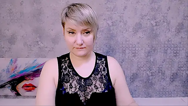 Snapshot of Djullia chatting on 03.06.25 Djullia online show from 03.06.25