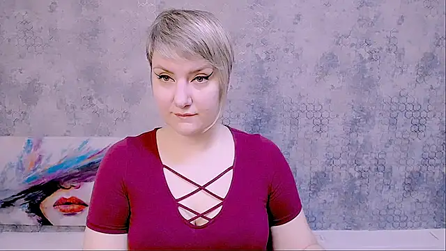 Snapshot of Djullia chatting on 03.08.25 Djullia online show from 03.08.25