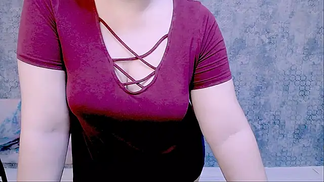 Snapshot of Djullia chatting on 03.08.25 Djullia online show from 03.08.25