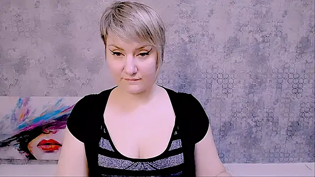 Snapshot of Djullia chatting on 03.13.25 Djullia online show from 03.13.25