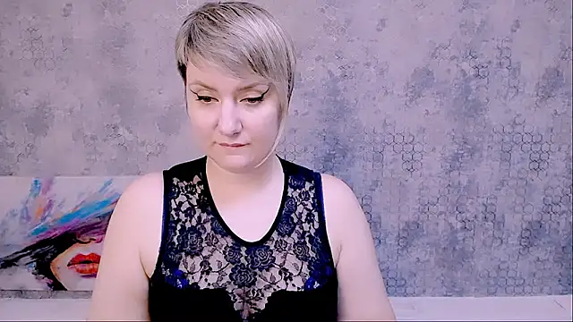 Snapshot of Djullia chatting on 03.16.25 Djullia online show from 03.16.25