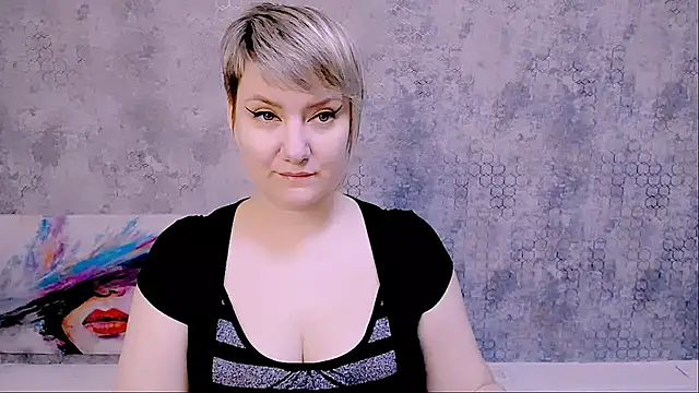 Snapshot of Djullia chatting on 03.17.25 Djullia online show from 03.17.25