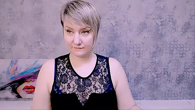 Snapshot of Djullia chatting on 03.21.25 Djullia online show from 03.21.25