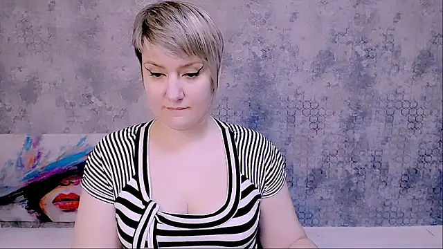 Snapshot of Djullia chatting on 03.22.25 Djullia online show from 03.22.25