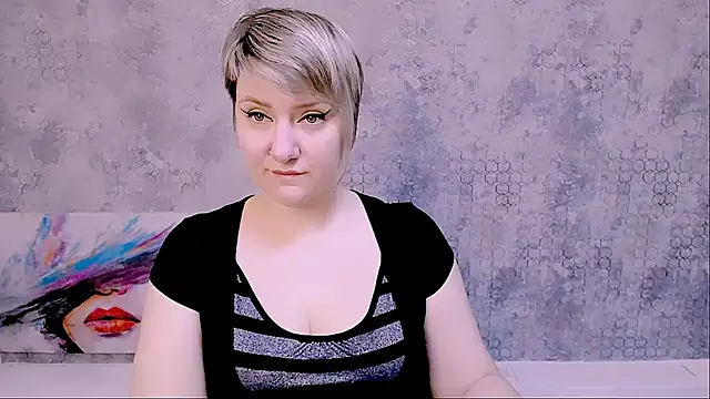 Snapshot of Djullia chatting on 03.23.25 Djullia online show from 03.23.25