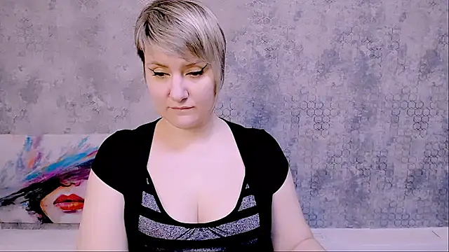 Snapshot of Djullia chatting on 03.23.25 Djullia online show from 03.23.25