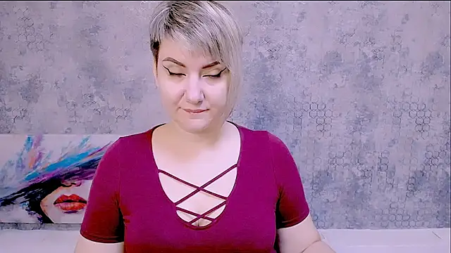 Snapshot of Djullia chatting on 09.21.25 Djullia online show from 09.21.25