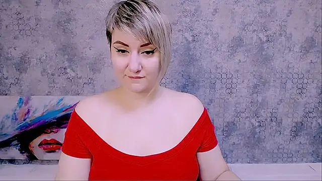 Snapshot of Djullia chatting on 09.28.25 Djullia online show from 09.28.25