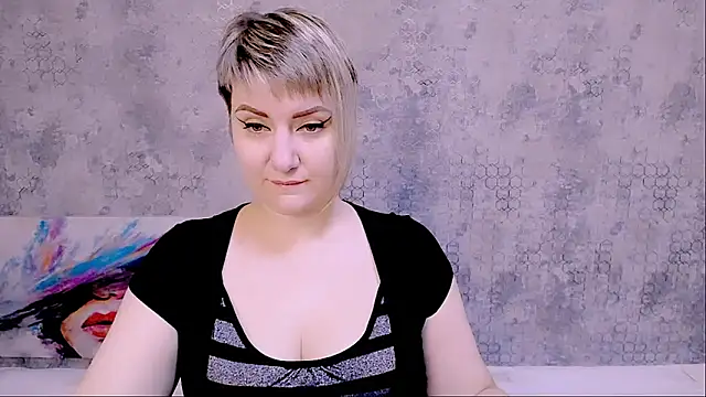 Snapshot of Djullia chatting on 10.18.25 Djullia online show from 10.18.25