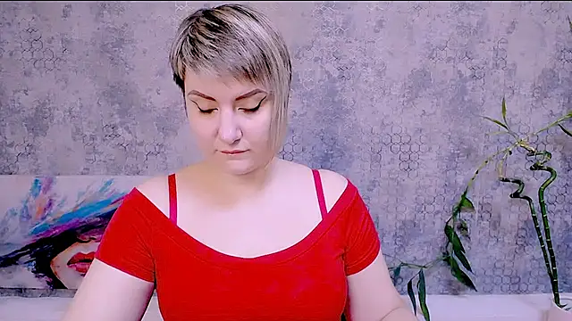 Snapshot of Djullia chatting on 10.31.25 Djullia online show from 10.31.25