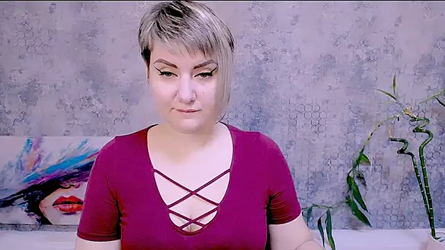 Snapshot of Djullia chatting on 11.01.25 Djullia online show from 11.01.25