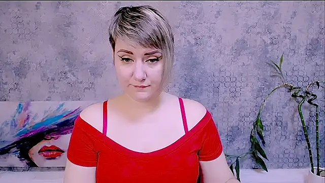 Snapshot of Djullia chatting on 11.14.25 Djullia online show from 11.14.25