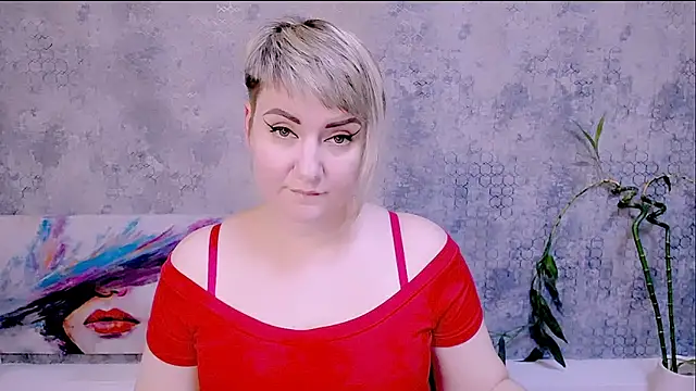 Snapshot of Djullia chatting on 11.27.25 Djullia online show from 11.27.25